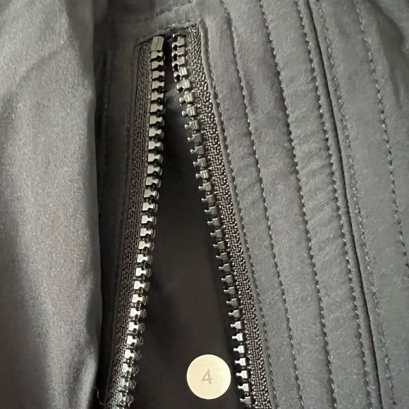 LULULEMON Lined Relaxed Fit Track Pant High Rise size 4 - Picture 5 of 5